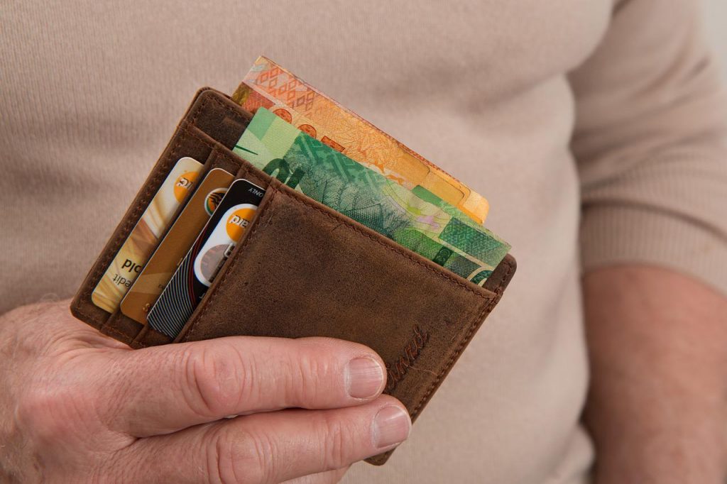 wallet, credit card, cash-2668463.jpg